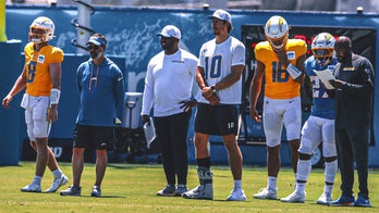 Chargers Backup QB Easton Stick Draws Inspiration from Justin Herbert, While Recognizing the Difficulty of Emulating Him