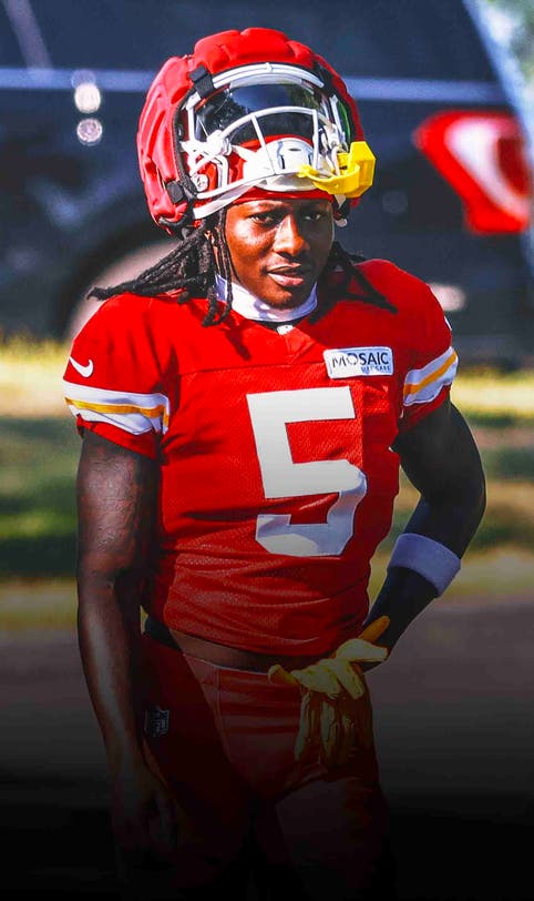 Chiefs WR Marquise Brown 'will miss some time' after dislocating a clavicle