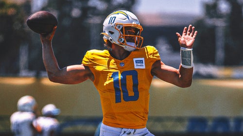 NFL Trending Image: Chargers QB Justin Herbert will miss at least 2 weeks with foot injury