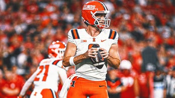 Luke Altmyer throws 4 TD passes, leads Illinois to 31-24 OT win over Nebraska