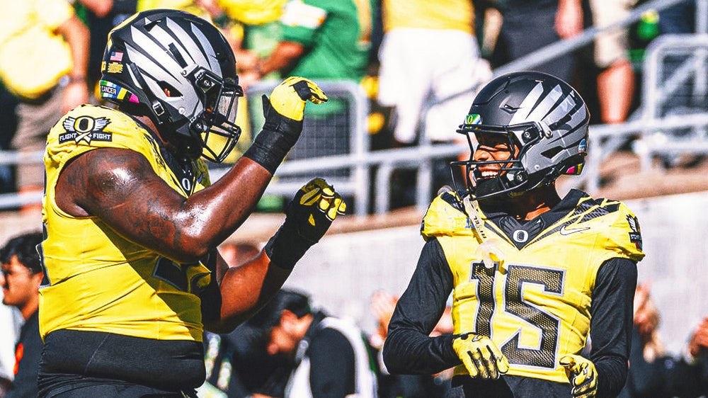 AP Top 25: Oregon keeps top spot; Notre Dame, Texas A&M jump; Colorado enters