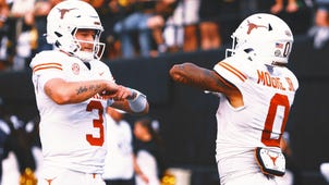 NEXT Trending Image: Quinn Ewers throws for 3 TDs as No. 5 Texas beats No. 25 Vanderbilt 27-24