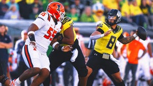 NEXT Trending Image: Dillon Gabriel leads No. 1 Oregon to 38-9 rout of No. 20 Illinois