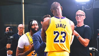 LeBron James, Anthony Davis will play in Lakers' first two preseason games