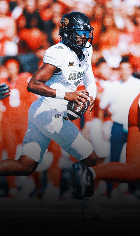 Shedeur Sanders accounts for 3 touchdowns, Colorado shuts down Arizona 34-7