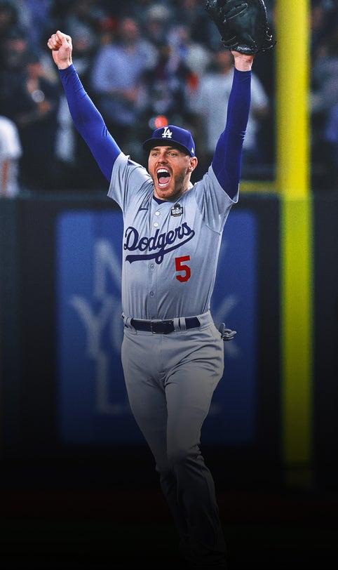 Reports: World Series MVP Freddie Freeman also played through major rib injury