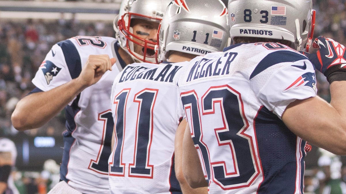 Tom Brady lanzó pases de touchdown a Julian Edelman y Wes Welker en la victoria de los Patriots sobre los Jets en Acción de Gracias en 2012. (Foto de Matthew J. Lee/The Boston Globe vía Getty Images)