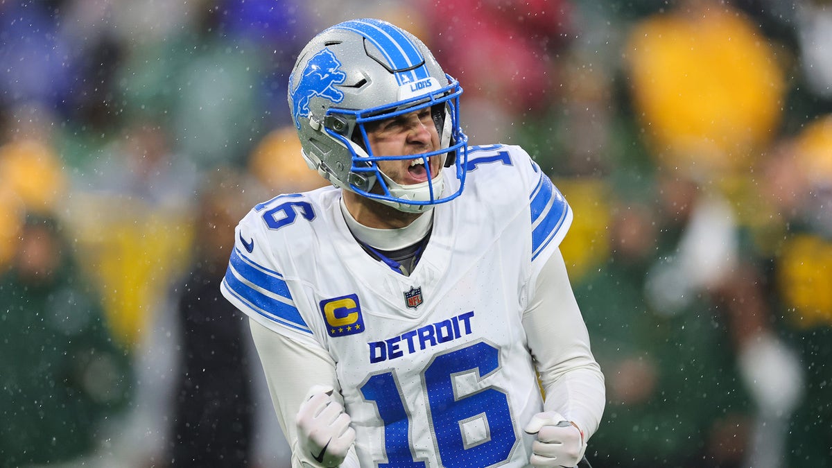 A rainy day in Green Bay was no match for Jared Goff and the juggernaut Lions on Sunday. (Photo by Stacy Revere/Getty Images)