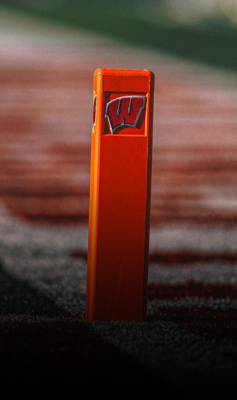 Wisconsin football adviser Jack Del Rio resigns after OWI arrest, crash