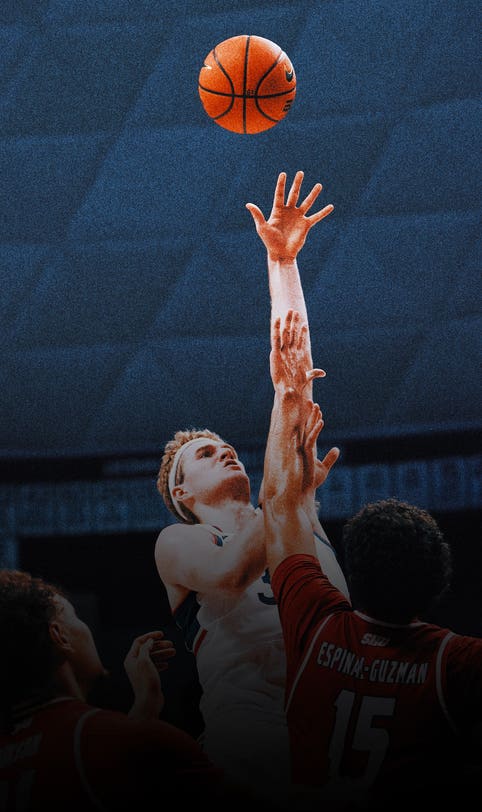 Alex Karaban leads No. 3 UConn to 92-56 win over Sacred Heart in season opener