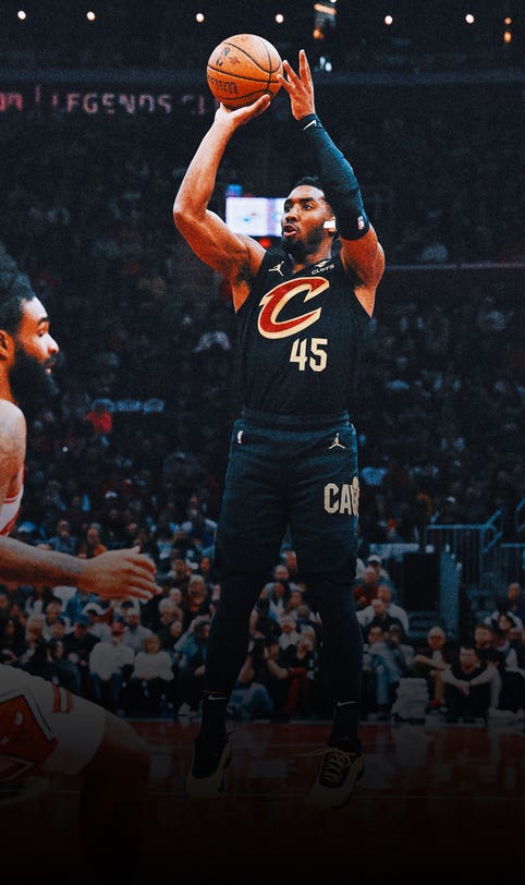 Cavaliers score 49 points in first quarter, improve to 14-0 with 144-126 win over Bulls
