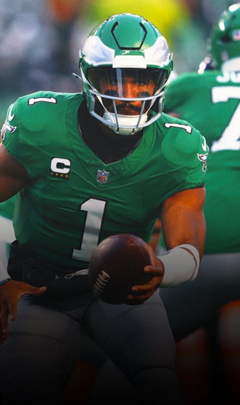 Eagles' Jalen Hurts set to play vs. Cowboys despite ankle injury chatter