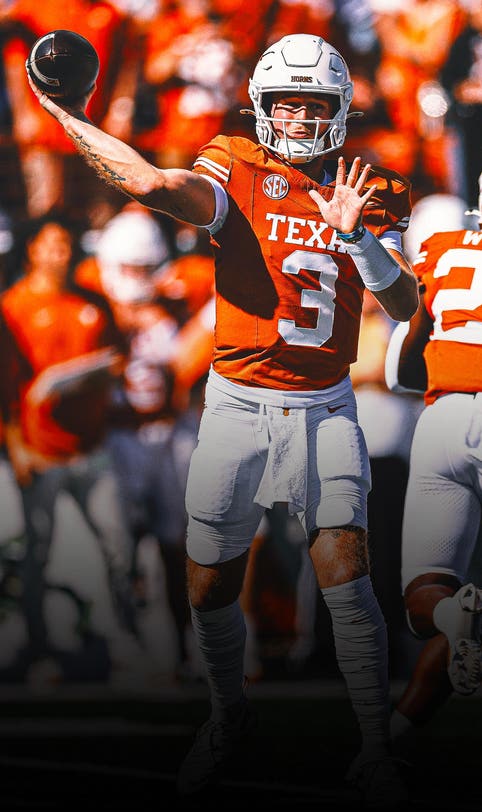 Quinn Ewers' five TD passes lead No. 5 Texas in 49-17 rout of Florida