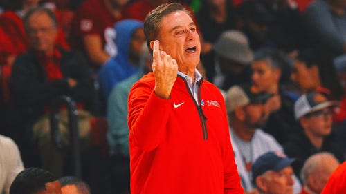 COLLEGE BASKETBALL Trending Image: AP Top 25: Kansas remains No. 1, St. John's makes first appearance in 5 years