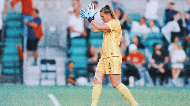 Olympic star Alyssa Naeher honored as USWNT's top player of 2024