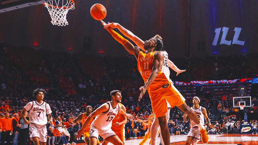 Jordan Gainey scores at buzzer to lift No. 1 Tennessee to 66-64 win over Illinois