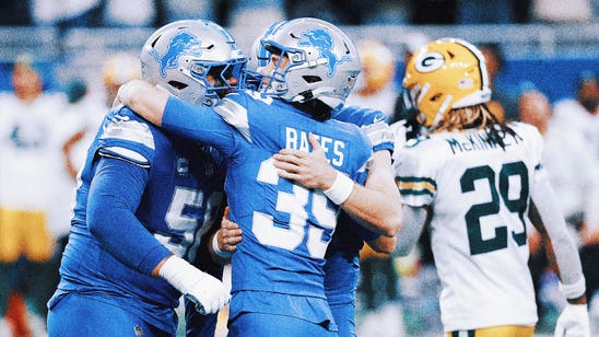 Lions clinch playoff spot, beating Packers 34-31 on last-second field goal