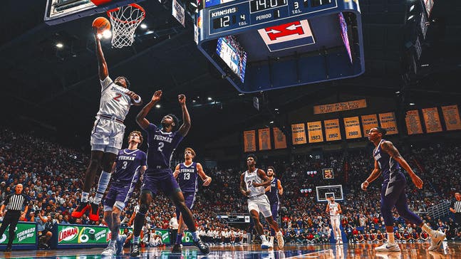 AP Top 25: Kansas holds off Auburn for No. 1 spot, UConn slides to No. 25