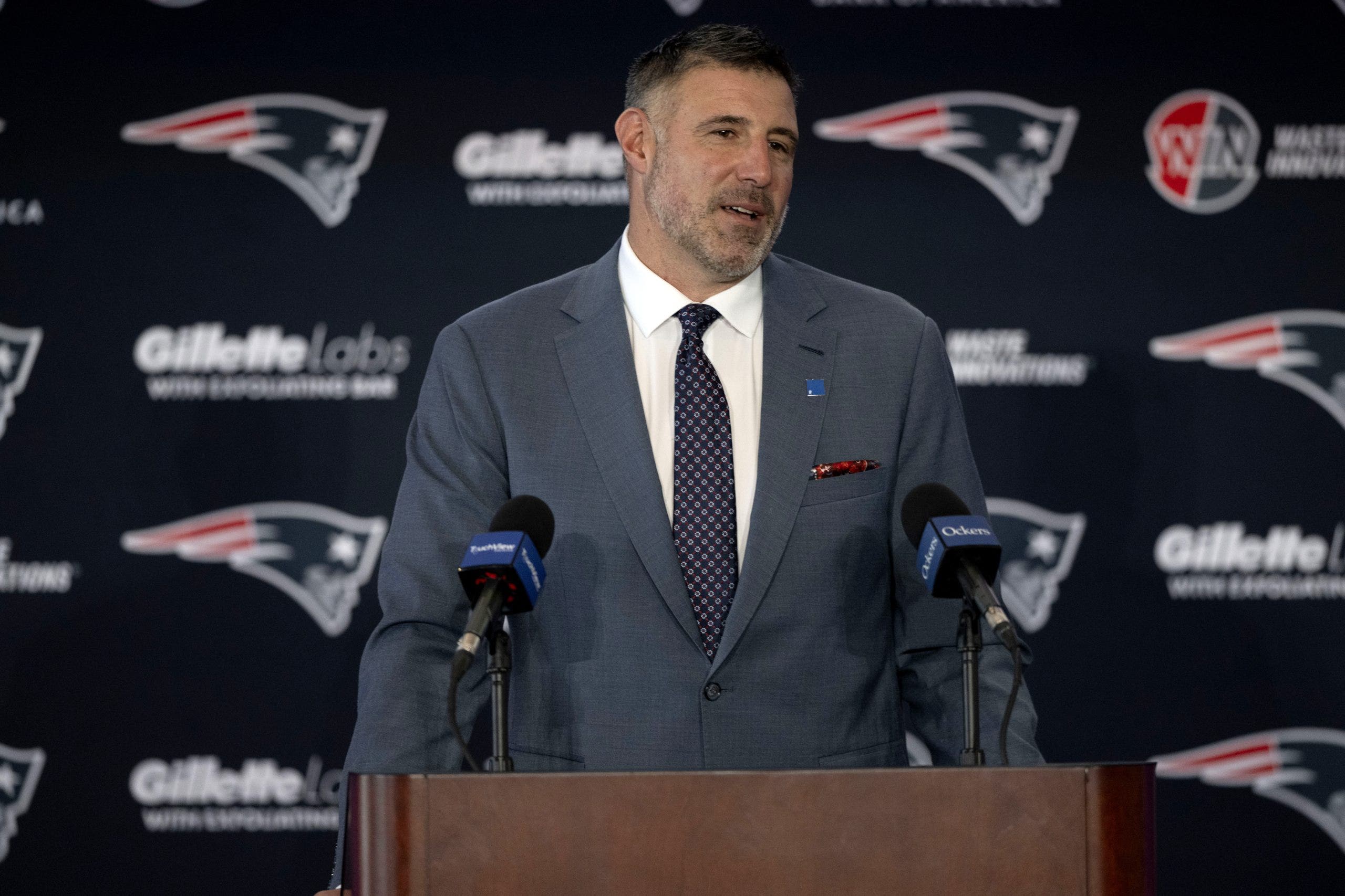 Mike Vrabel returns to New england