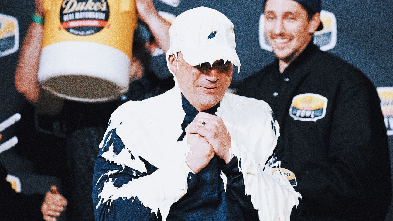 Mayo Bowl ends with secret celebrity reveal and eighth straight bowl win for Minnesota