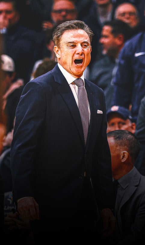 St. John's coach Rick Pitino's fiery halftime speech takes internet by storm