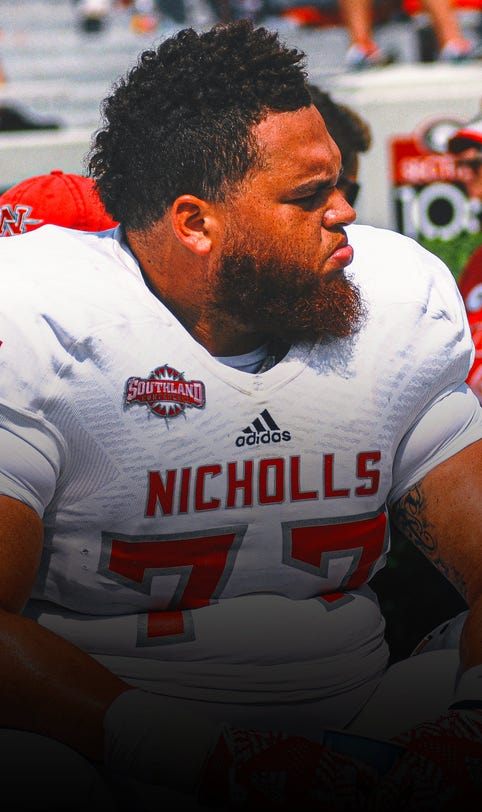 Former 'Last Chance U' football players file lawsuit over their portrayals