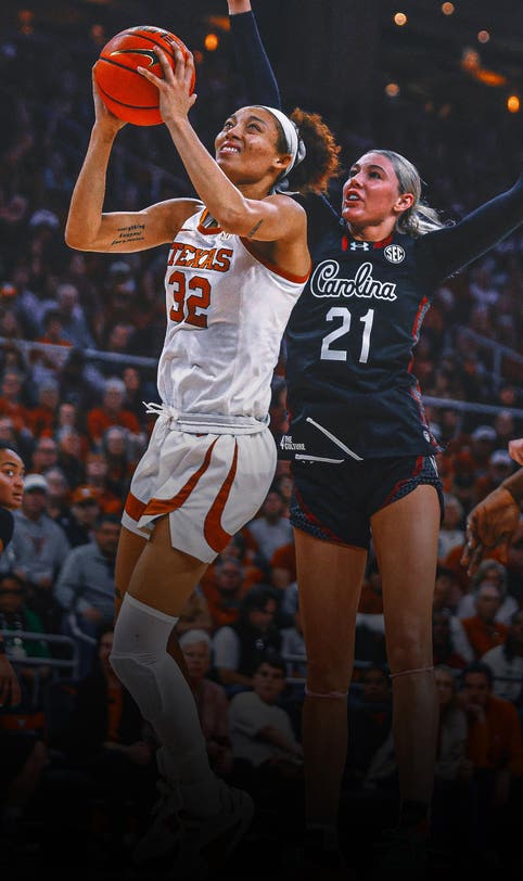 No. 2 South Carolina’s SEC winning streak ends in 66-62 loss to No. 4 Texas