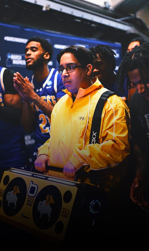 McNeese's Amir 'Aura' Khan reportedly following Will Wade to NC State