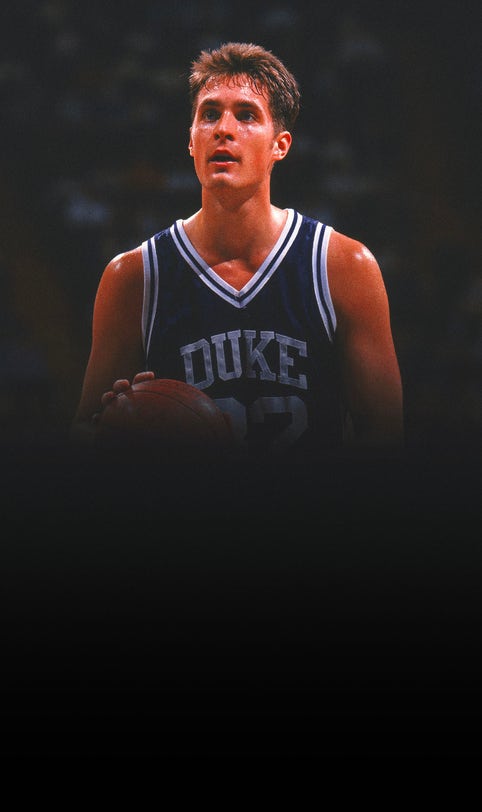 Which 10 players have the most career points in NCAA Tournament history?