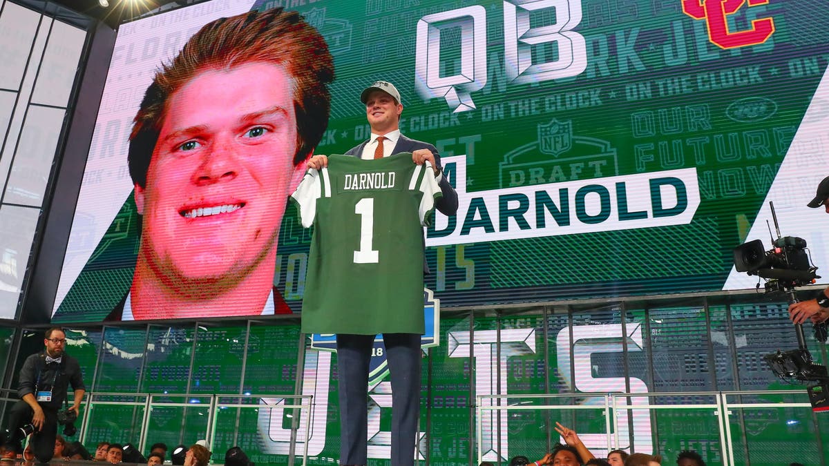 The Jets completed a blockbuster trade with the Colts to move up to select Sam Darnold in 2018.
