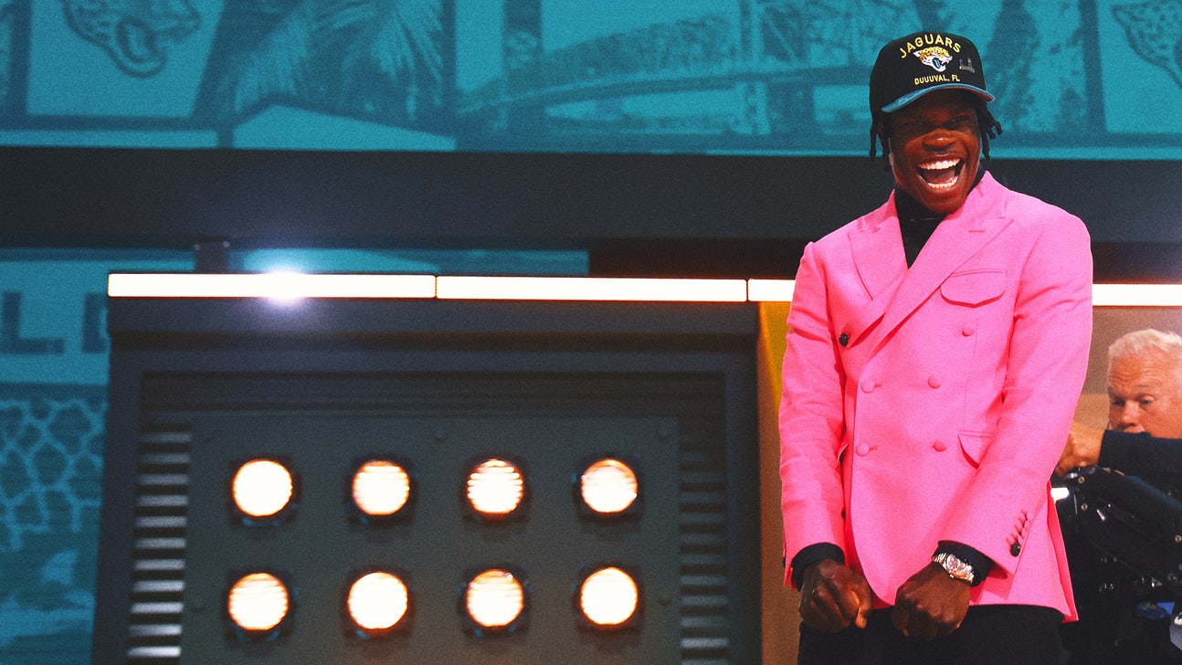 Travis Hunter goes No. 2 to Jaguars, who now get to decide where to play him