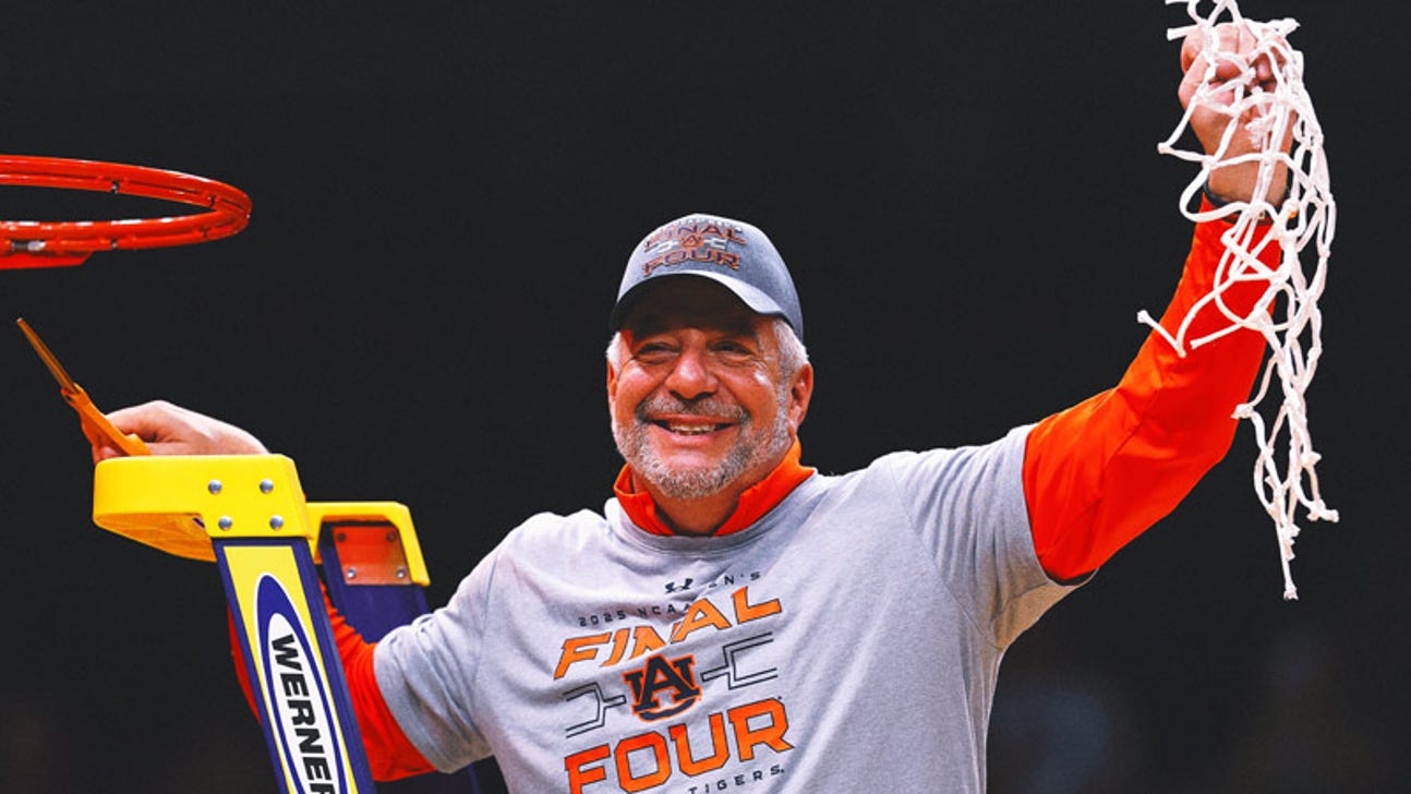 Auburn's Pearl and St. John's' Pitino share AP coach of the year honors, 1st tie in history of award