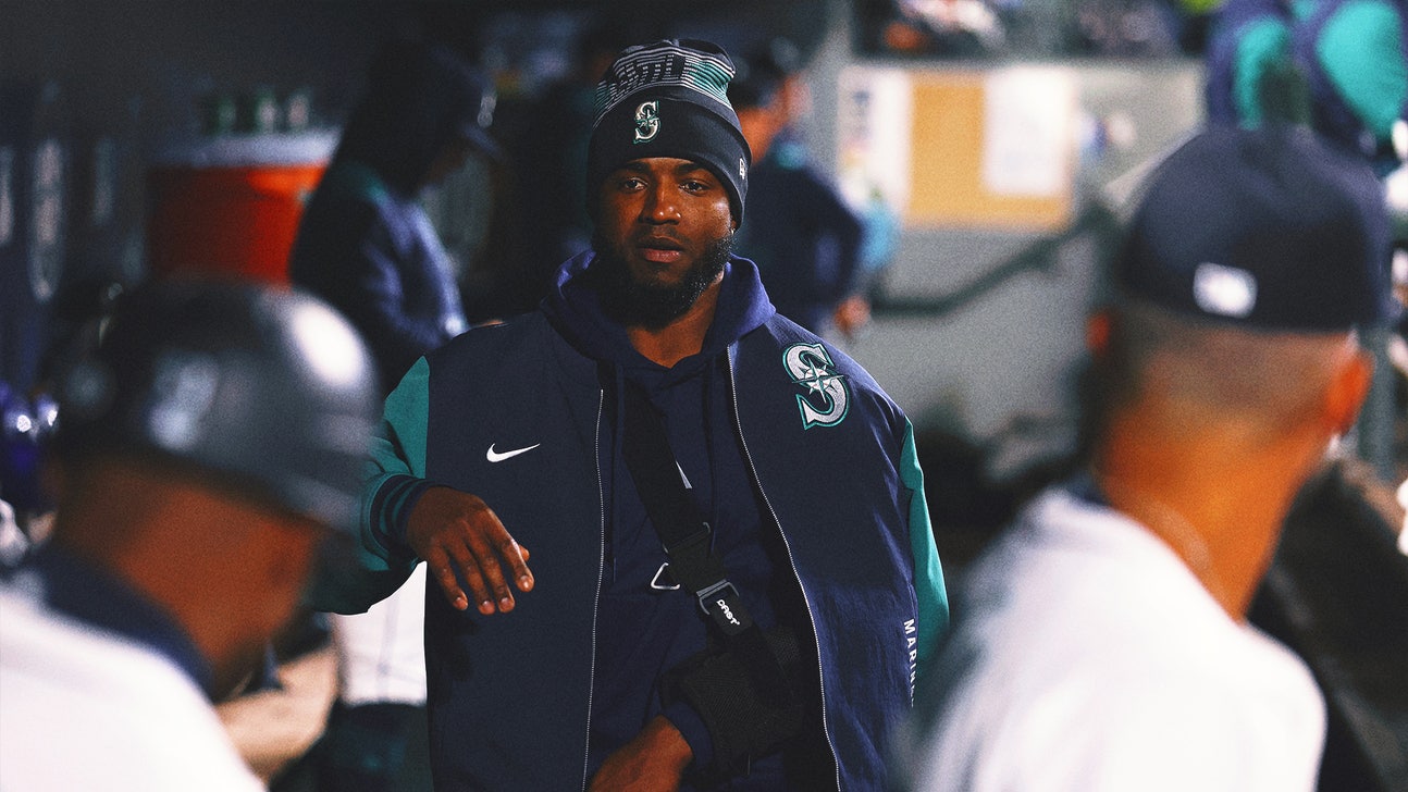 Mariners' Victor Robles will miss at least 12 weeks with dislocated left shoulder