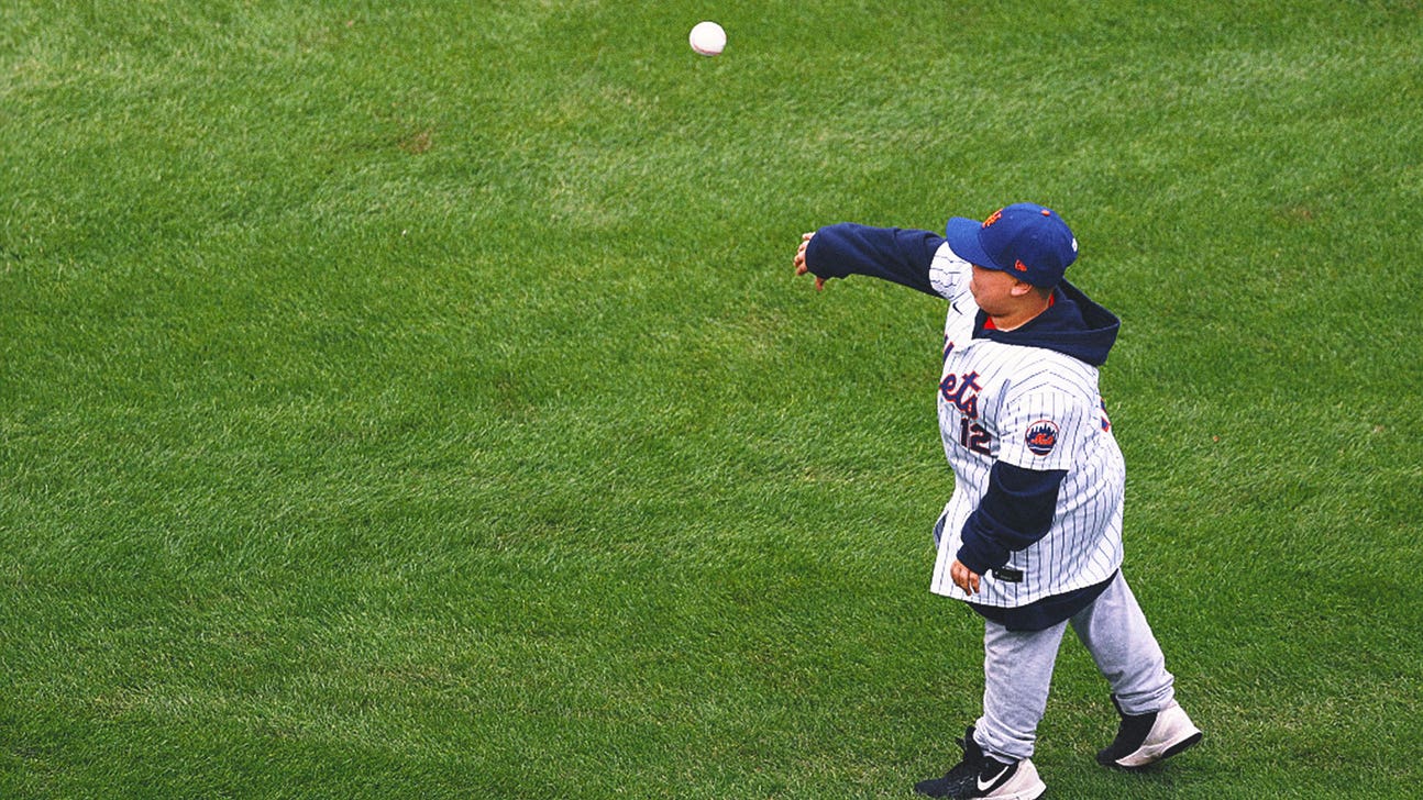 The Rizzler tossed the first pitch before the Mets beat the Blue Jays on Sunday
