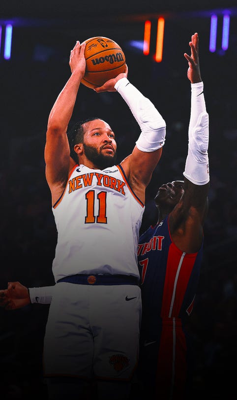 Knicks use late surge to complete comeback victory over Pistons in Game 1