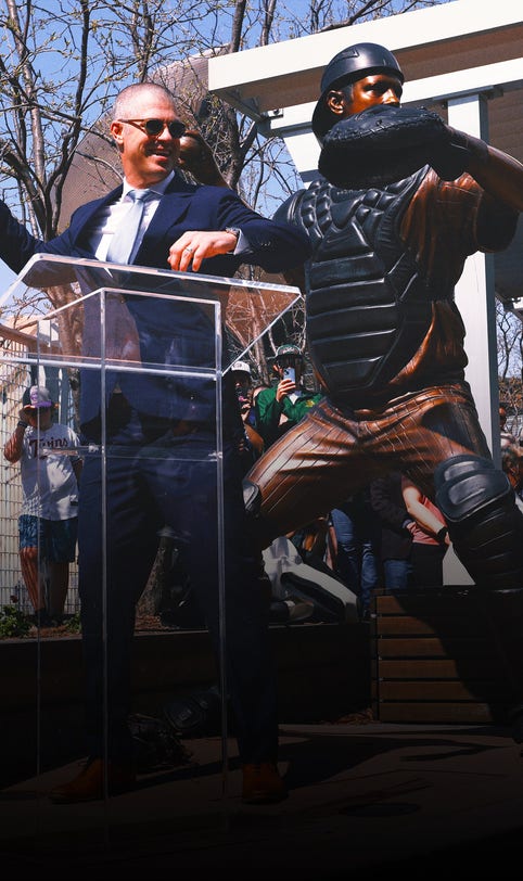 Last Night in Baseball: Hall of Famer Joe Mauer gets a statue