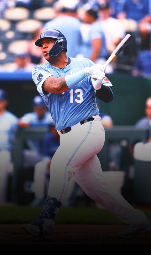 Last Night in Baseball: Salvador Perez's 4 doubleheader doubles