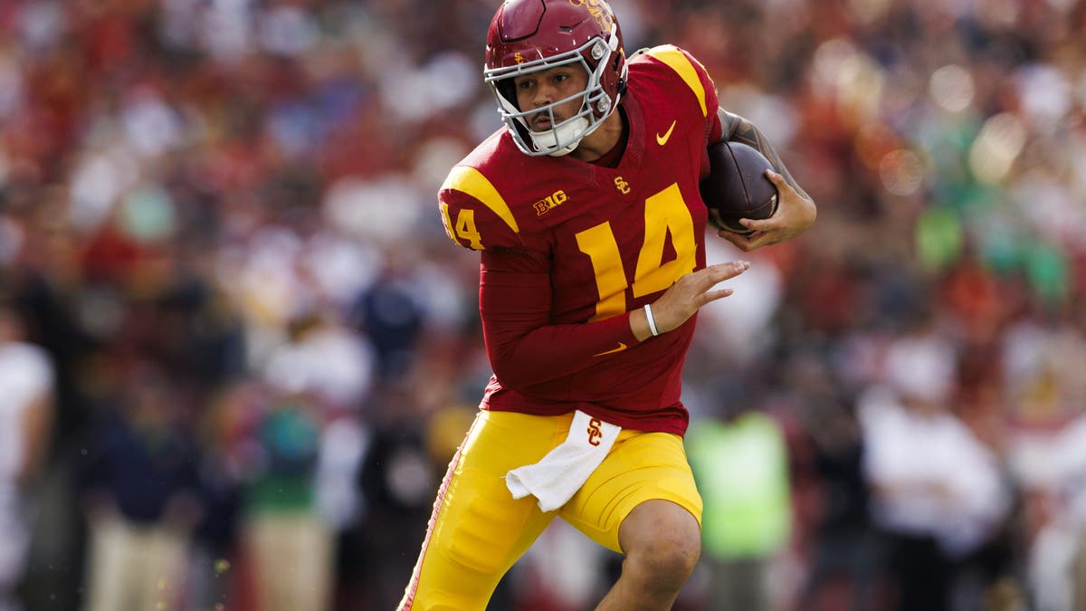 Jayden Maiava went 3-1 as USC's starting quarterback last season. (Photo by Ric Tapia/Getty Images)