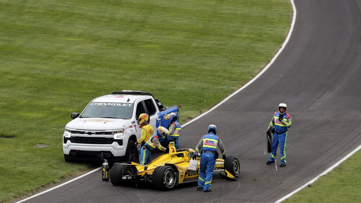 No. 3, Scott McLaughlin, Team Penske Chevrolet, crash on the parade lap during the NTT IndyCar Series 109th Running of the Indianapolis 500 at Indianapolis Motor Speedway?