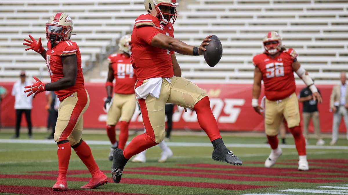 J'Mar Smith #1 of the Birmingham Stallions rushes for a one-point conversion in the second quarter of a game against the Arlington Renegades. (Photo by Stew Milne/UFL/Getty Images)