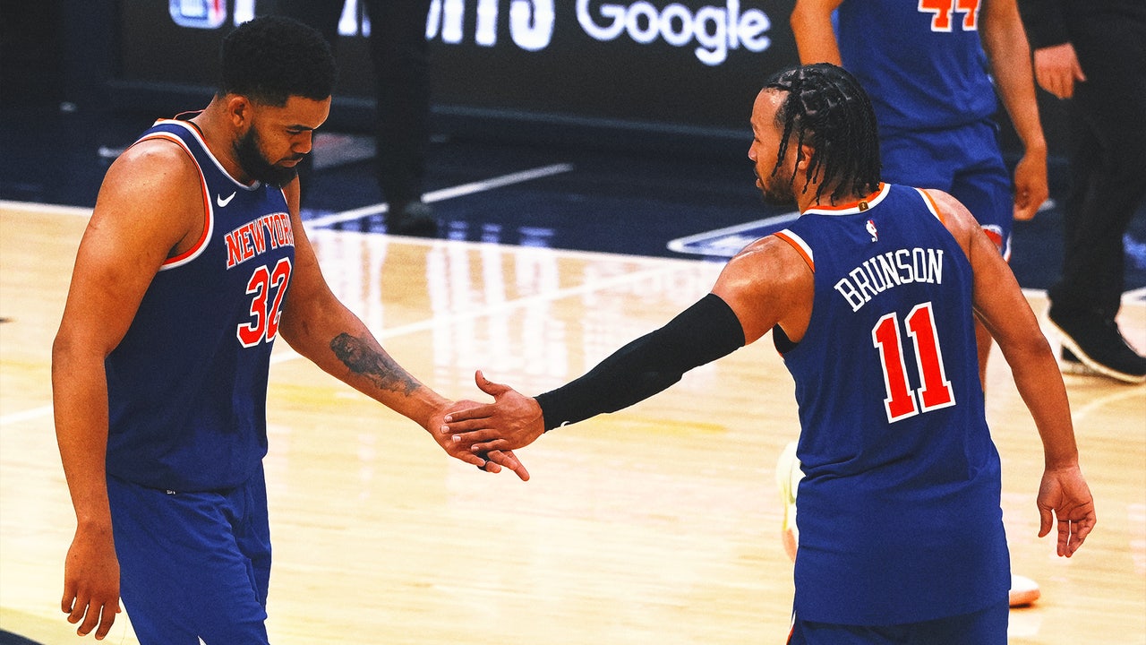 その他 Karl Anthony Towns National Treasures /5 Panini Basketball Karl Anthony Towns Sports Trading Cards