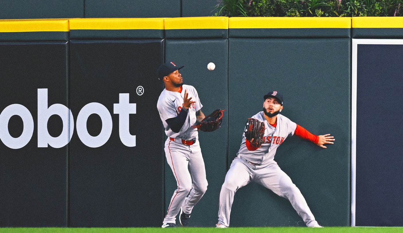 Last Night in Baseball: It takes two to rob a home run
