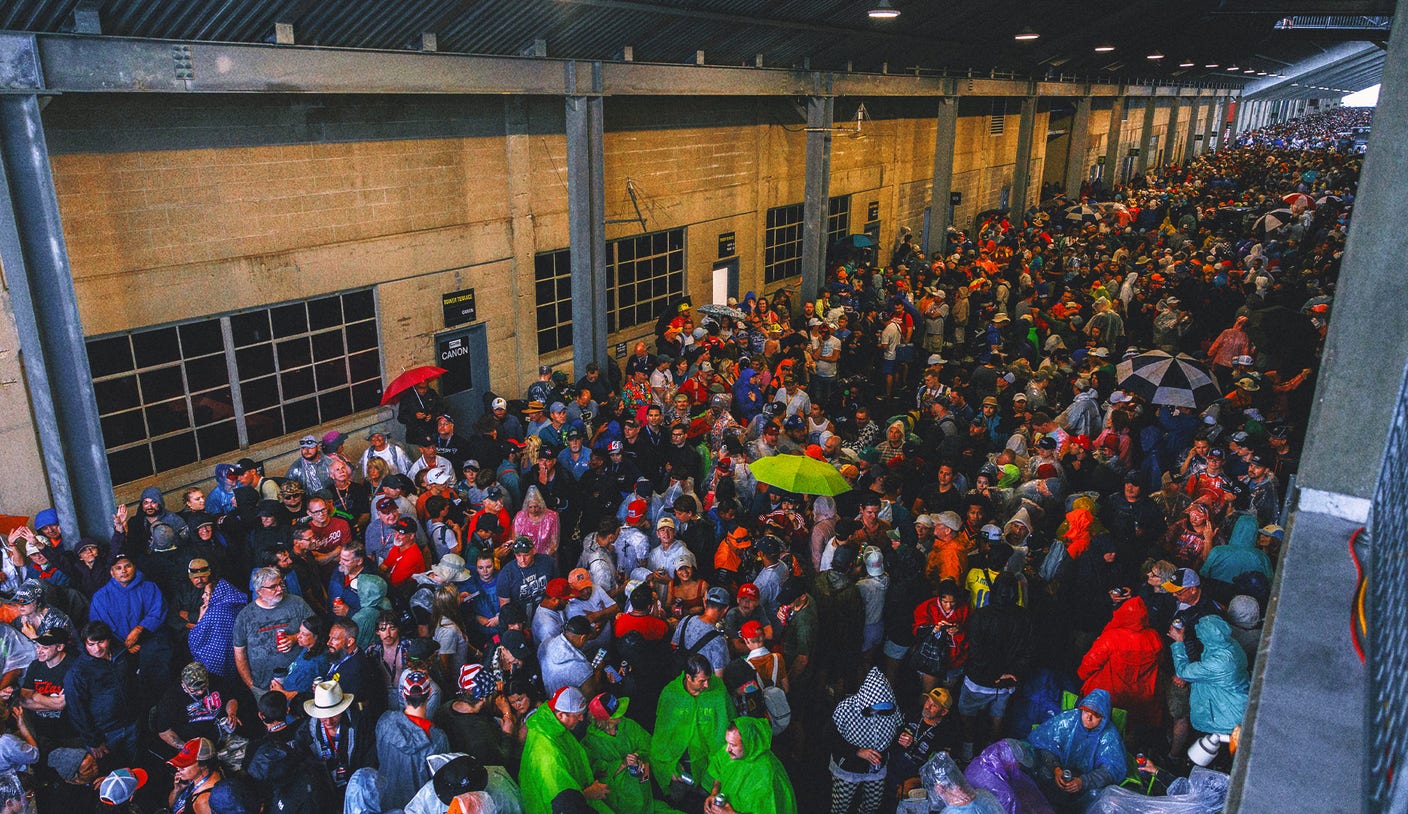 Indianapolis 500 start time delayed due to light rain