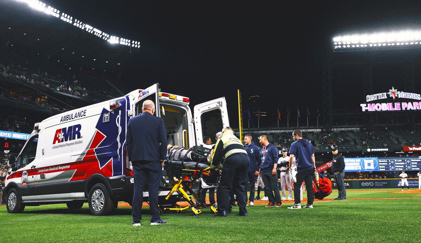 Yankees 3B Oswaldo Cabrera exits game in ambulance following awkward home plate slide