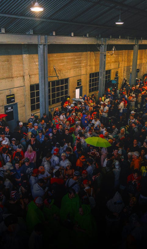 Indianapolis 500 start time delayed due to light rain