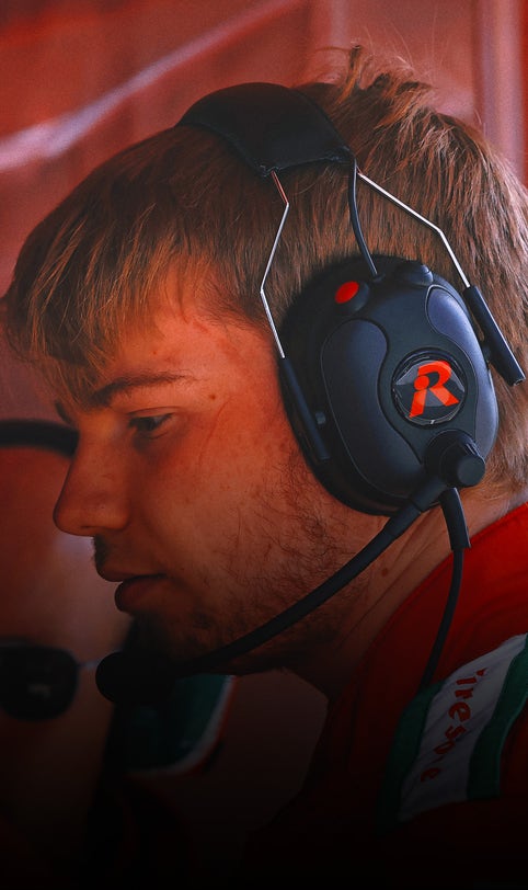 Indy 500 pole winner Robert Shwartzman crashed into crew members on pit road