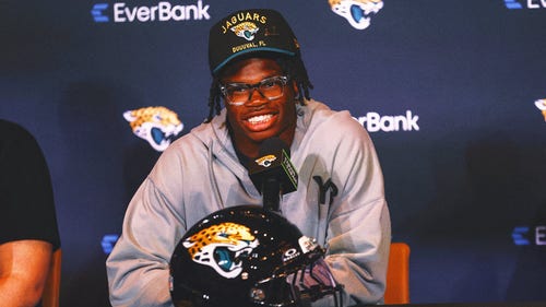 COLLEGE FOOTBALL Trending Image: Jaguars star Travis Hunter graduates with degree from Colorado