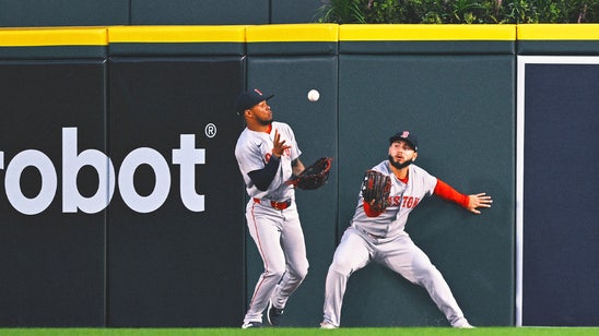 Last Night in Baseball: It takes two to rob a home run