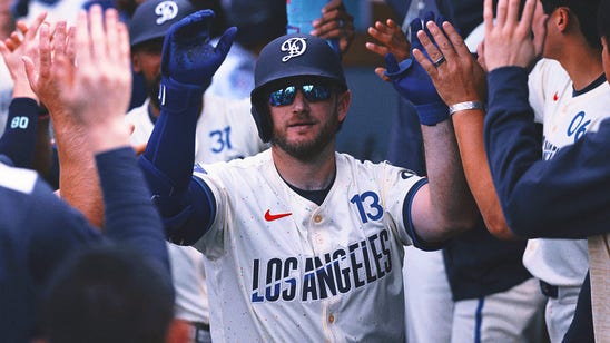 Max Muncy hits 200th career HR, sparks Dodgers' offense with a pair of 3-run shots