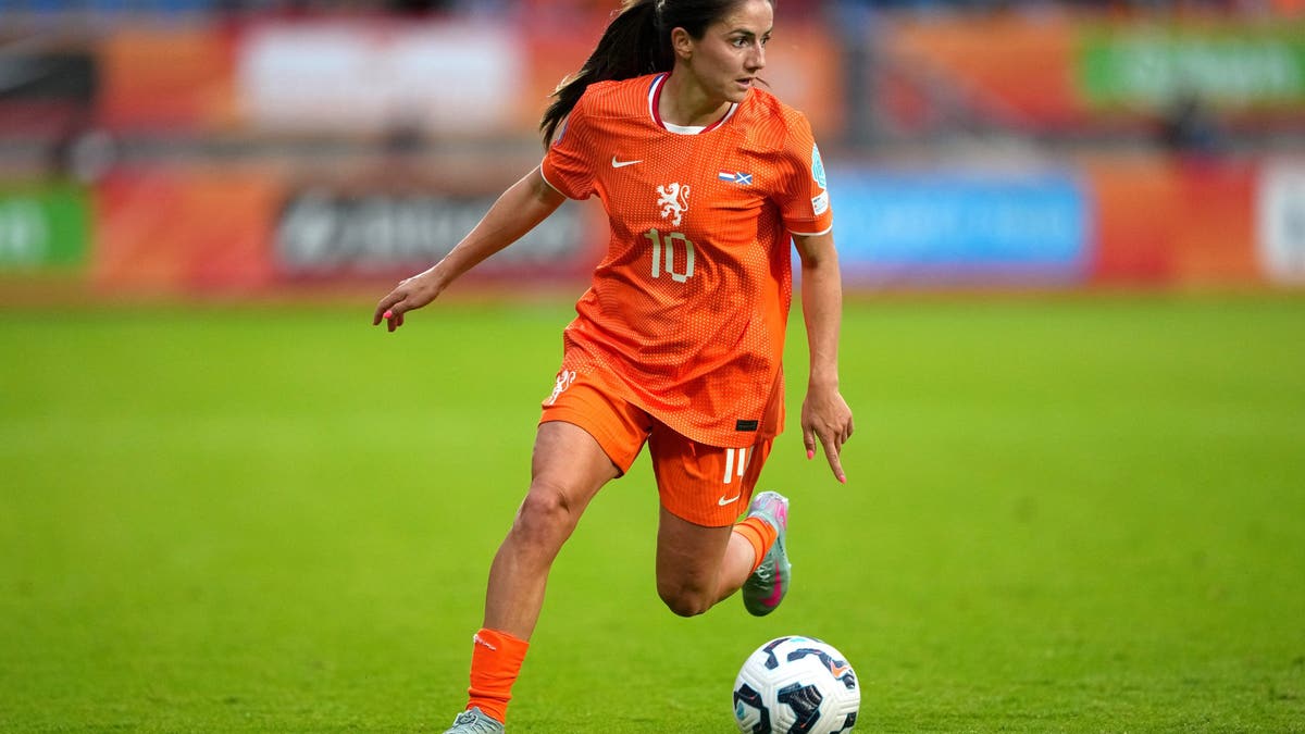 Daniëlle van de Donk anchors a Dutch team in what could be her final appearance at a major tournament. (Photo by Alex Bierens de Haan/Getty Images)